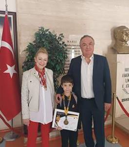 EVRENSEL KOLEJ Uluslararası CREST Olimpiyatlarında Star Medal Kazandı