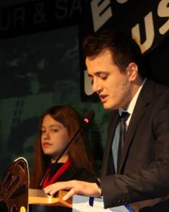 Evrensel Kolej