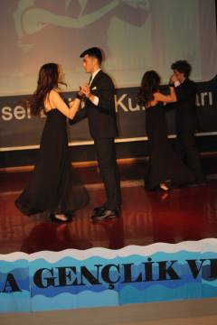 Evrensel Kolej