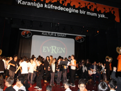 Evrensel Kolej