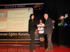 Evrensel Kolej