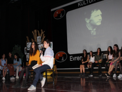 Evrensel Kolej