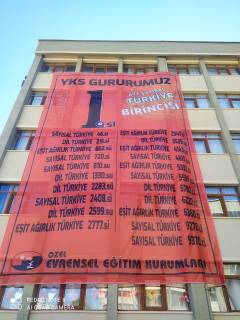 Evrensel Kolej