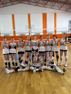 VOLEYBOL TAKIMIMIZ TURNUVAYA GALİBİYETLE BAŞLADI